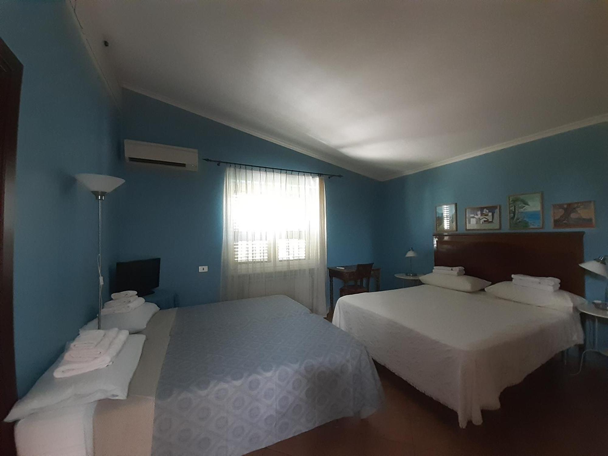 Couette-café Fabiola 3*